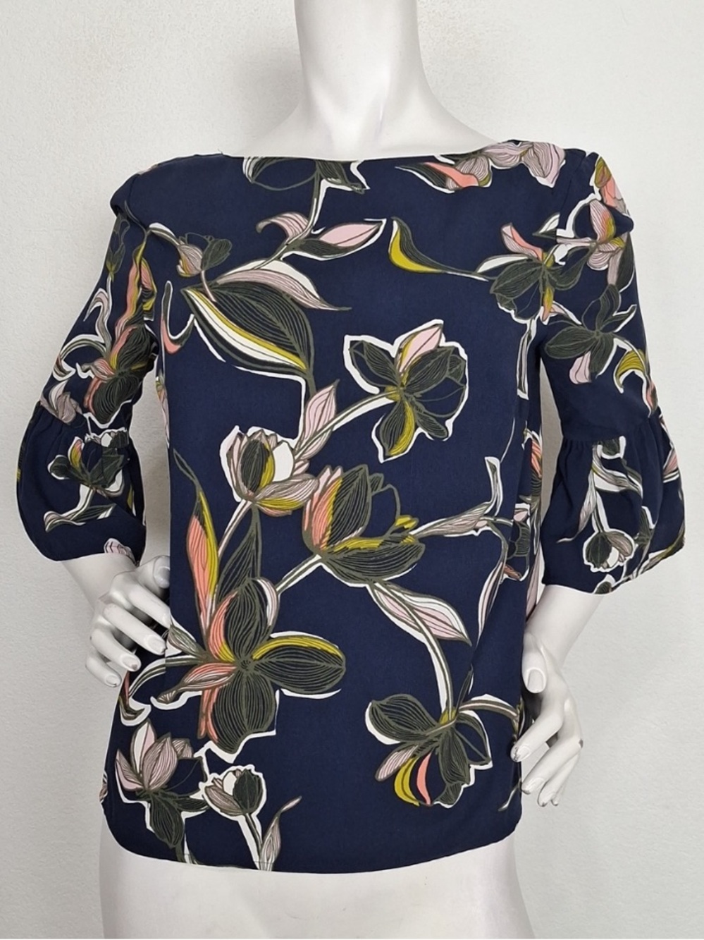 Halogen Floral Boat Neck Bell Balloon Sleeve Feminine Office Siren Blouse Size S